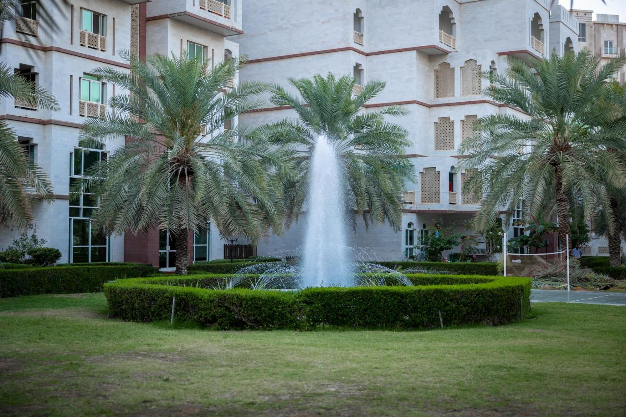 Muscat Oasis Residences Bagian luar foto