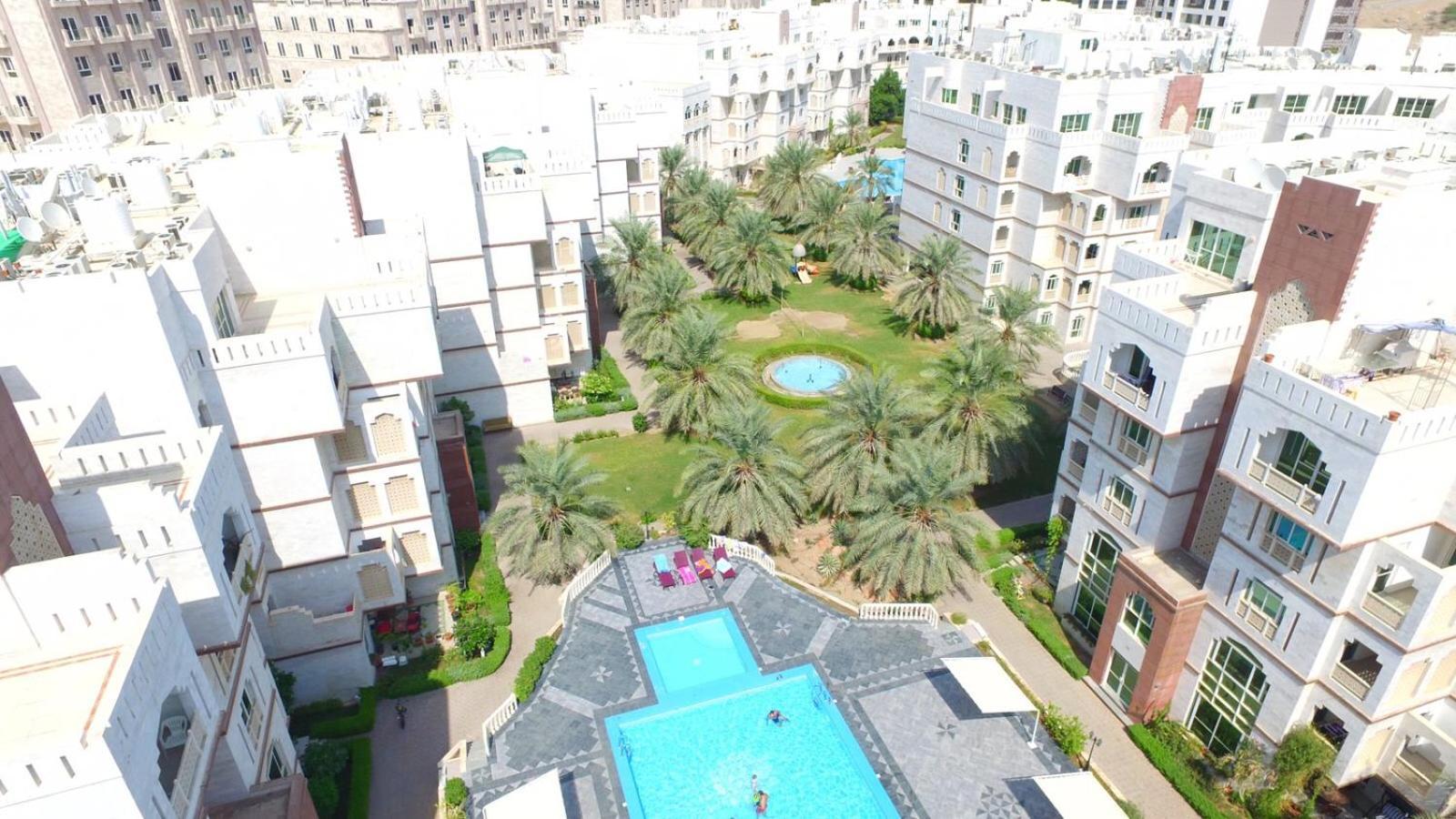 Muscat Oasis Residences Bagian luar foto