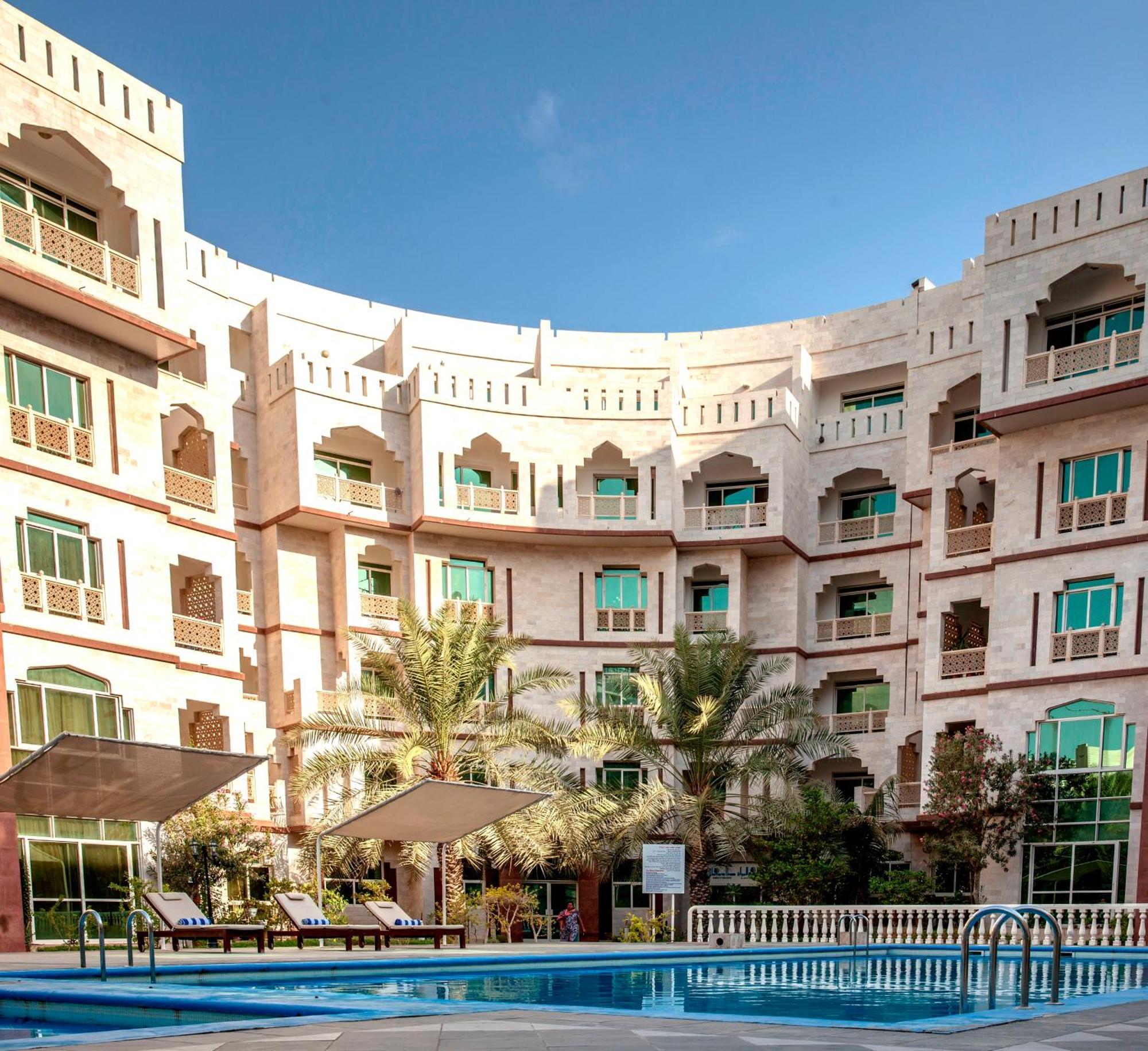 Muscat Oasis Residences Bagian luar foto